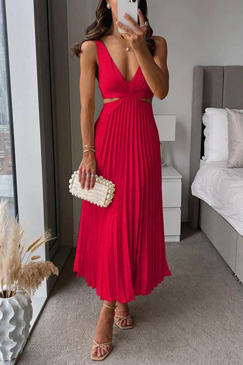 Donna - Flowing Pleated Maxi Dress