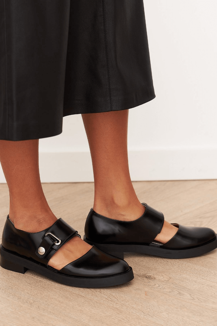 Gelina - Minimal Mary Jane Shoes With Buckle Detail