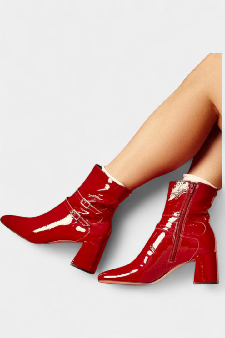 Vivi Red Heeled Boots Featuring a Striking Design